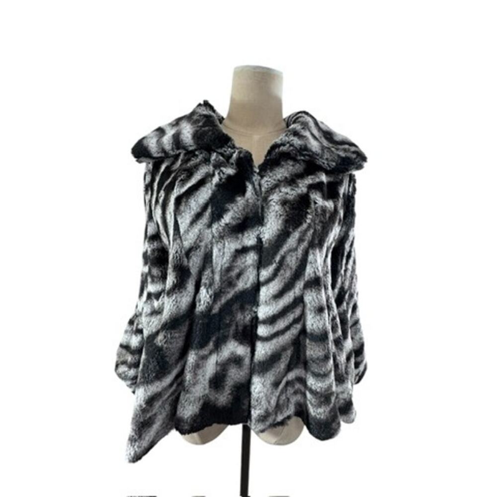 " 2 Sisters " Faux Fur Jacket, Very Soft,‎ SZ M, , Money, Clasp Closer's, Classy